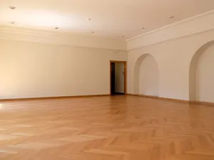 Verkauftes Objekt: helle Altbauwohnung mit Flügeltüren und Dielenboden