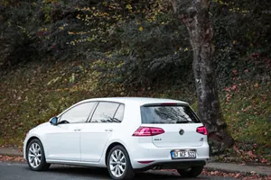 Volkswagen Golf VIII 1.5 TSI Life, Reinweiß