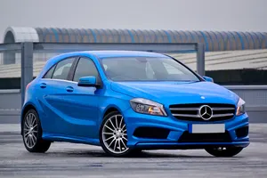 Mercedes-Benz A-Klasse A 180 Style 7G-DCT, Südseeblau Metallic